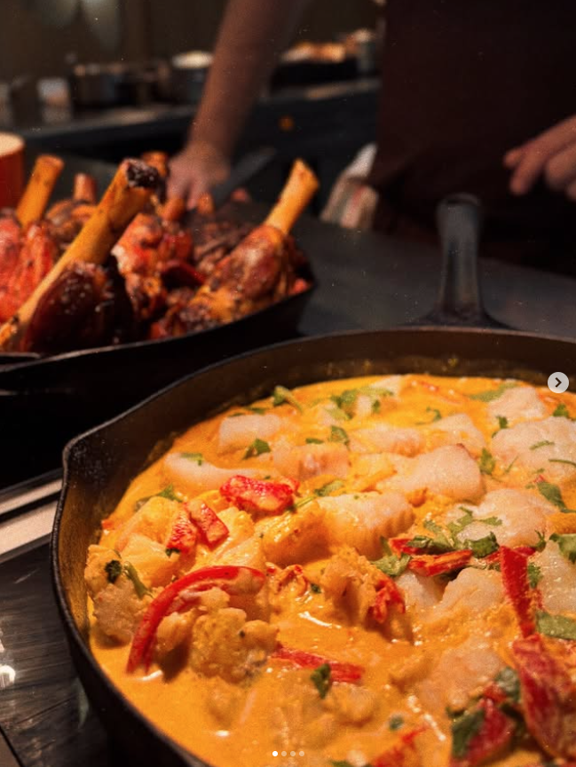 Poêlée de poisson au curry & jarrets rôtis