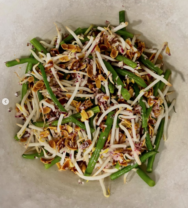 Salade haricots verts, germes & amandes torréfiées
